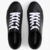 Sneaker im Court-Stil mit Metallic-Logo und genarbter Oberfläche Sneaker im Court-Stil mit Metallic-Logo und genarbter Oberfläche