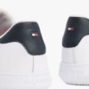 Sneaker mit gestreifter Ledersohle