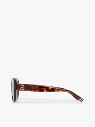 Sonnenbrille mit auffälligem Schmetterlingsrahmen