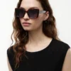 Sonnenbrille mit auffälligem Schmetterlingsrahmen Sonnenbrille mit auffälligem Schmetterlingsrahmen