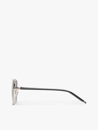 Sonnenbrille mit Metallrahmen in Schmetterlingsform