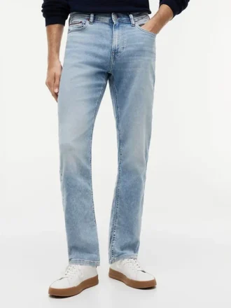 Stretch-Jeans in gerader Passform