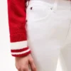 Stretch-Jeans mit mittlerer Leibhöhe und ausgestelltem Bein Stretch-Jeans mit mittlerer Leibhöhe und ausgestelltem Bein