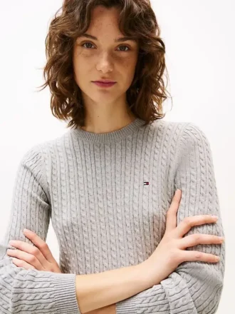 Strickpullover mit Zopfmuster
