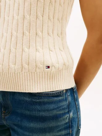 Strickweste mit Zopfmuster
