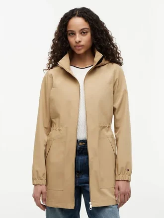 Sturmjacke mit Kapuze