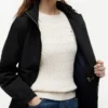 Sturmjacke mit Kapuze Sturmjacke mit Kapuze