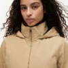 Sturmjacke mit Kapuze Sturmjacke mit Kapuze