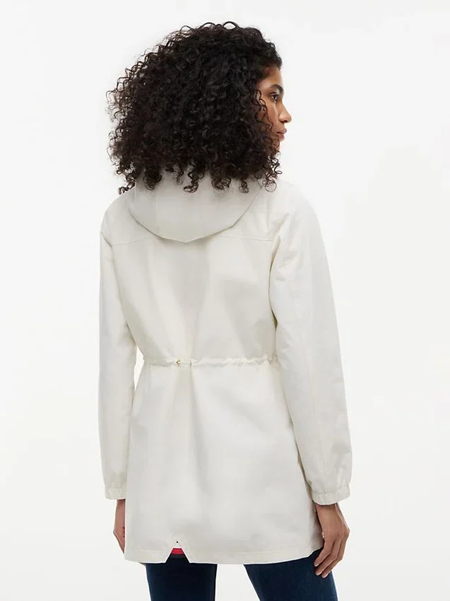 Sturmjacke mit Kapuze Sturmjacke mit Kapuze