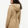 Sturmjacke mit Kapuze Sturmjacke mit Kapuze