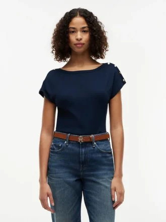 T-Shirt im maritimen Stil mit goldenen Knöpfen und U-Boot-Ausschnitt