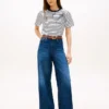 T-Shirt mit abstraktem Blumenprint und Streifen T-Shirt mit abstraktem Blumenprint und Streifen