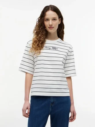 T-Shirt mit besticktem Schriftzug in lockerer Passform