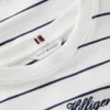 T-Shirt mit besticktem Schriftzug in lockerer Passform T-Shirt mit besticktem Schriftzug in lockerer Passform