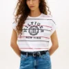 T-Shirt mit Dolman-Ärmeln und gestreiftem Hilfiger-Logo T-Shirt mit Dolman-Ärmeln und gestreiftem Hilfiger-Logo