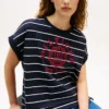 T-Shirt mit Dolman-Ärmeln und gestreiftem Hilfiger-Logo T-Shirt mit Dolman-Ärmeln und gestreiftem Hilfiger-Logo