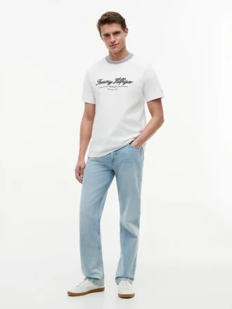 T-Shirt mit gestreiftem Logo im maritimen Stil