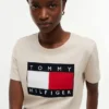 T-Shirt mit großem Flaggenlogo T-Shirt mit großem Flaggenlogo