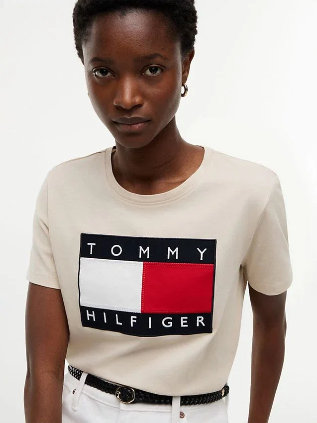 T-Shirt mit großem Flaggenlogo T-Shirt mit großem Flaggenlogo