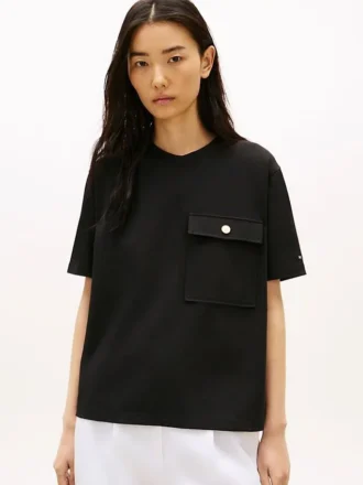T-Shirt mit lockerer Passform und Goldknopf-Tasche