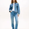 Taillierte Jeansjacke im Used-Look Taillierte Jeansjacke im Used-Look