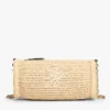 Tasche mit Monogramm-Schriftzug und Kettenriemen aus Raffia Tasche mit Monogramm-Schriftzug und Kettenriemen aus Raffia
