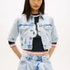 Tommy Jeans Kurzarm-Jeansjacke mit Shorts Tommy Jeans Kurzarm-Jeansjacke mit Shorts