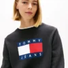 Tommy Jeans Pullover mit Flaggenlogo und Zierstreifen