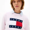 Tommy Jeans Pullover mit Flaggenlogo und Zierstreifen Tommy Jeans Pullover mit Flaggenlogo und Zierstreifen