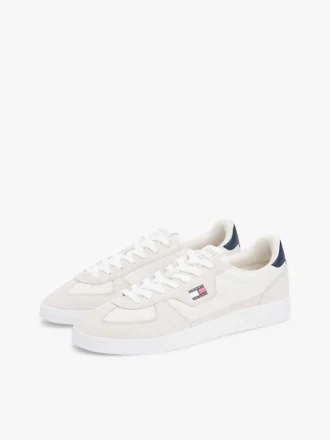 Tommy Jeans Skater-Sneaker mit gemischter Textur Tommy Jeans Skater-Sneaker mit gemischter Textur