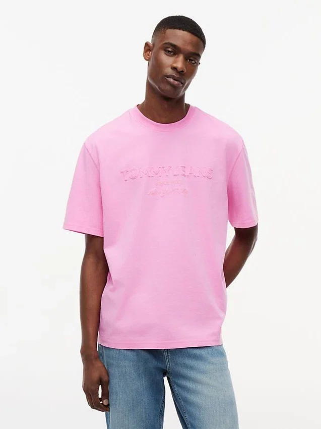Tommy Jeans T-Shirt mit Distressed-Logo Tommy Jeans T-Shirt mit Distressed-Logo