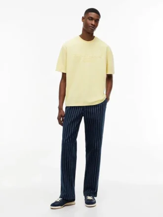 tommy jeans t shirt mit distressed logo 2 6 330x440 - Tommy Jeans T-Shirt mit Distressed-Logo