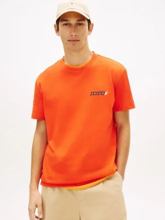 Tommy Jeans T-Shirt mit Logo auf der Rückseite