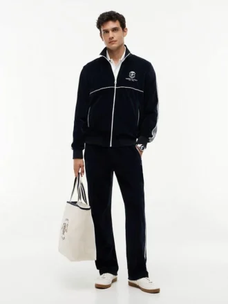 Velours-Jogginghose mit Monogramm-Wappen Velours-Jogginghose mit Monogramm-Wappen