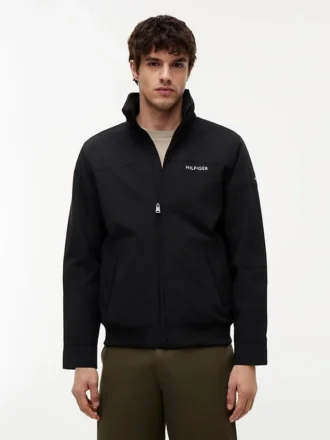 Wasserabweisende Regatta-Jacke mit Kapuze Wasserabweisende Regatta-Jacke mit Kapuze