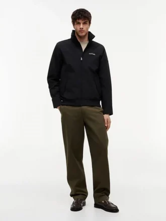 Wasserabweisende Regatta-Jacke mit Kapuze Wasserabweisende Regatta-Jacke mit Kapuze