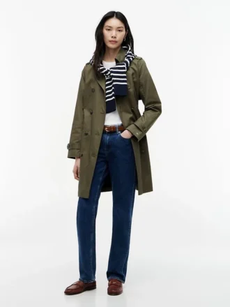Zweireihiger Trenchcoat mit Gürtel